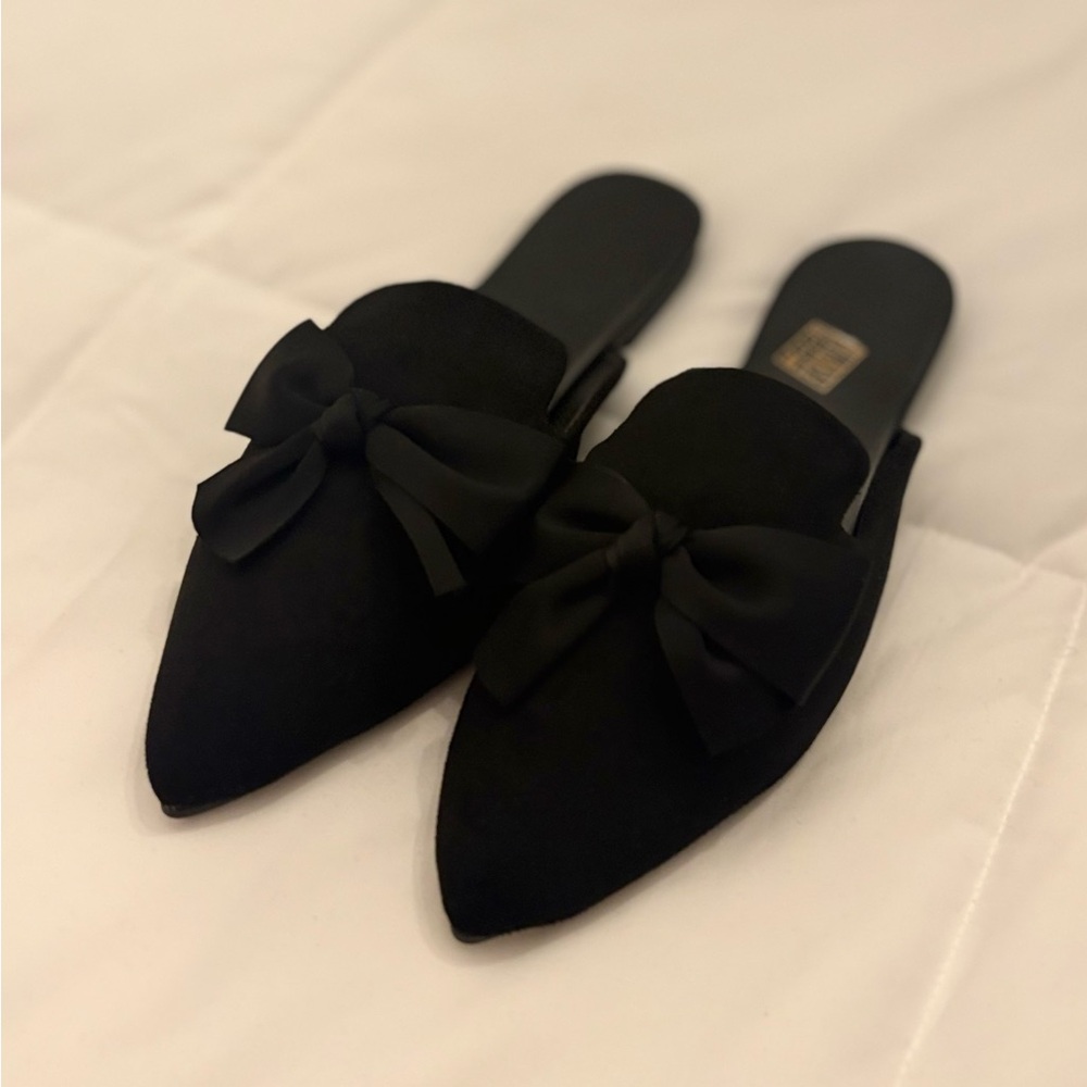 Elegant Black Bow Mules